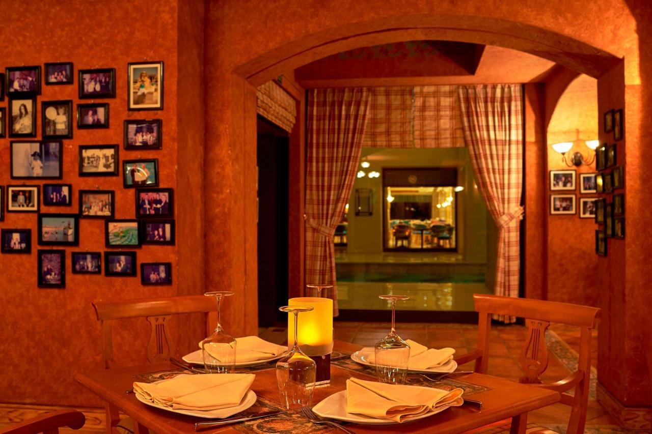 Sheraton Soma Bay Resort Hurghada Exterior foto The interior of the restaurant
